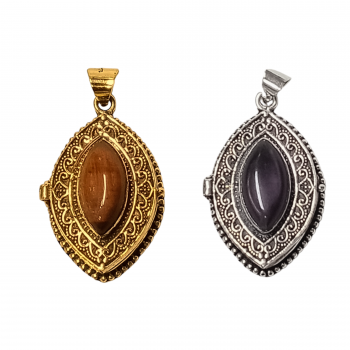 KIJP-134 Brass Box Pendent with Stone