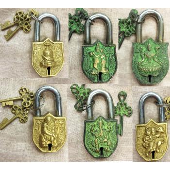 Locks-11 Assorted Small Locks Patina Or Brass Each