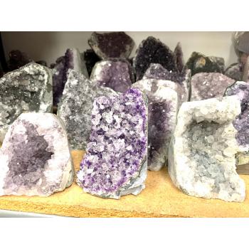 Nage-30 Quality Amethyst Cut Base assorted (per Kg)